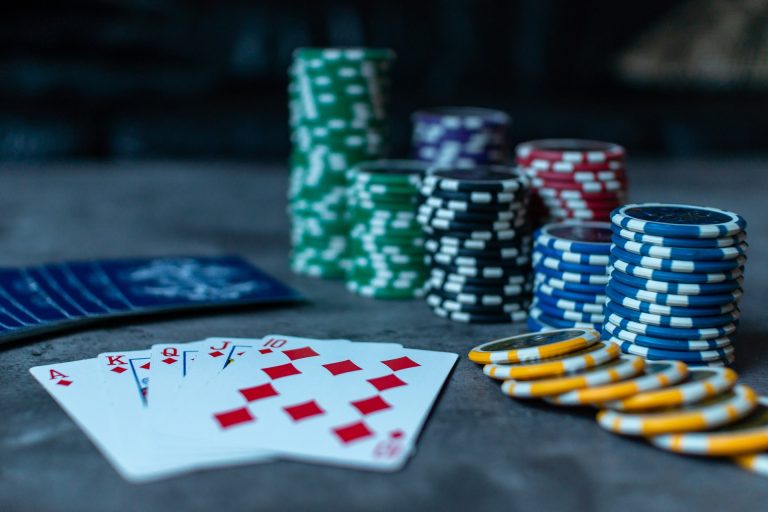 Spela poker
